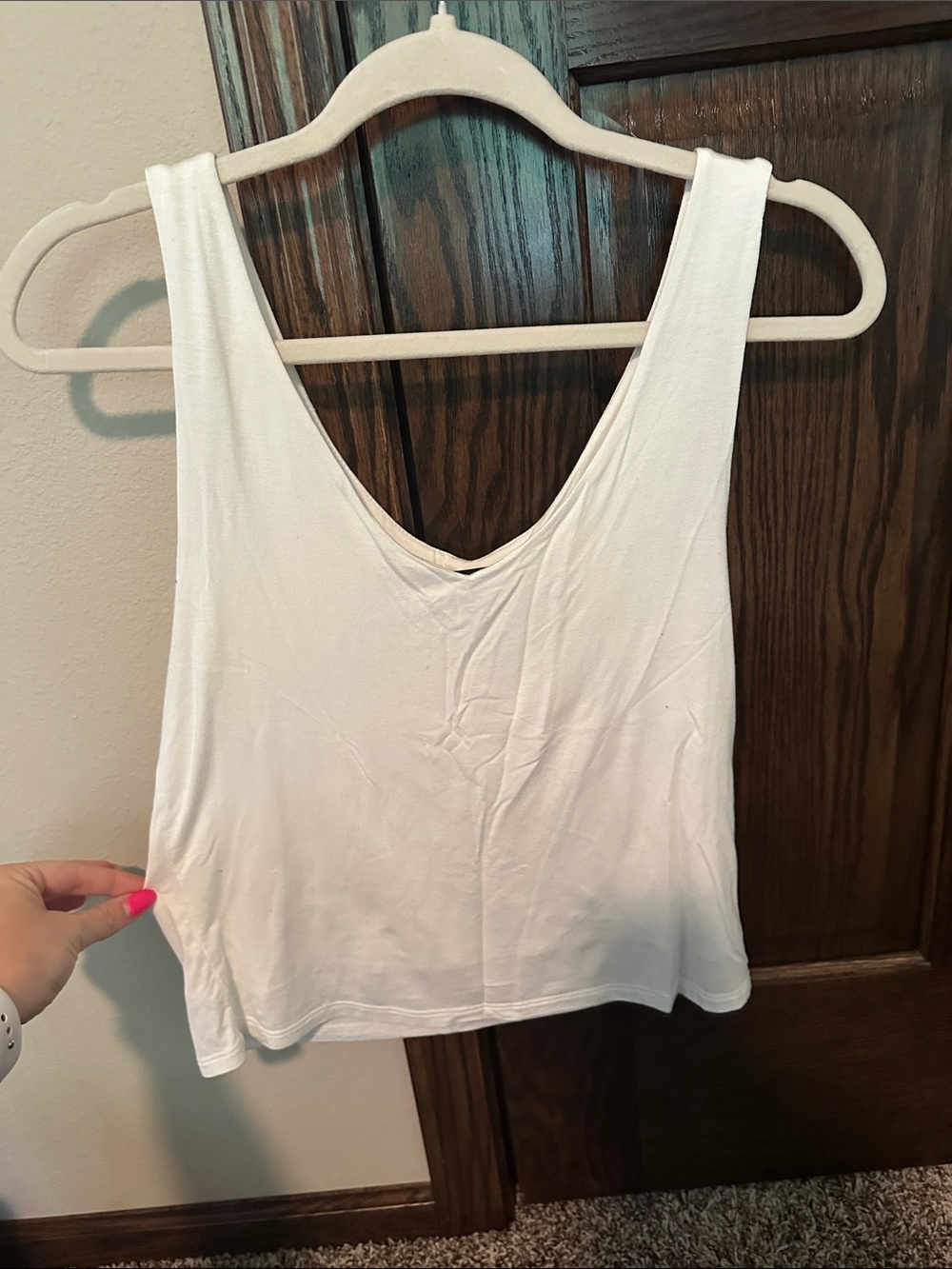 Women's White V-Neck Sleeveless Tank Top - Lightweight Casual